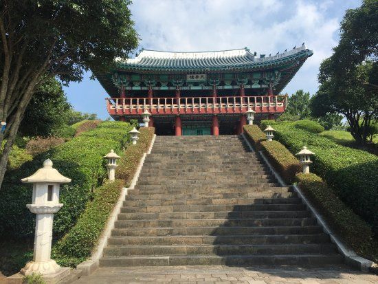 Cheonjeyeon Şelalesi