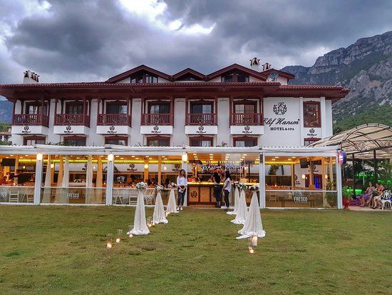 Fresco Restaurant Lounge & Bar