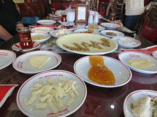 Bak Hele Bak Yusuf Konak Van Kahvaltisinin Mucidi