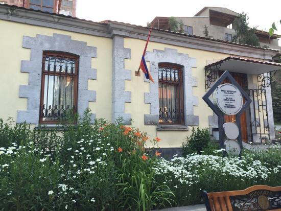 Orbeli Kardeşler Müzesi