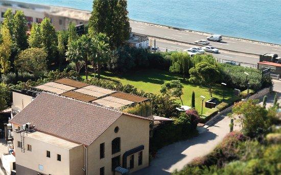 The Peninsula Restaurant and Gardens