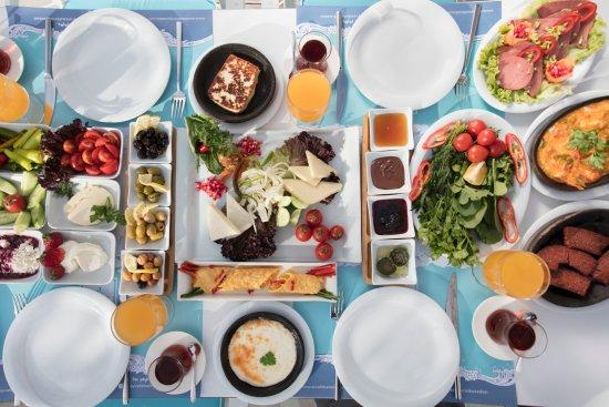 Ayvalık Balıkçısı Kuşadası