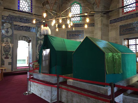 Uryanizade Ahmet Esad Efendi Türbesi