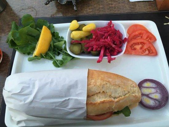 Mezgit Restaurant & Cafe