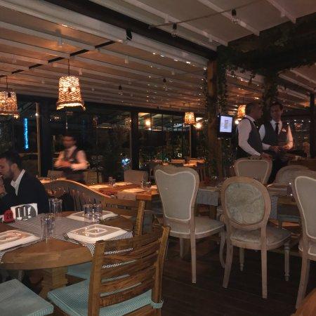 Alti Ustu Bi Meyhane