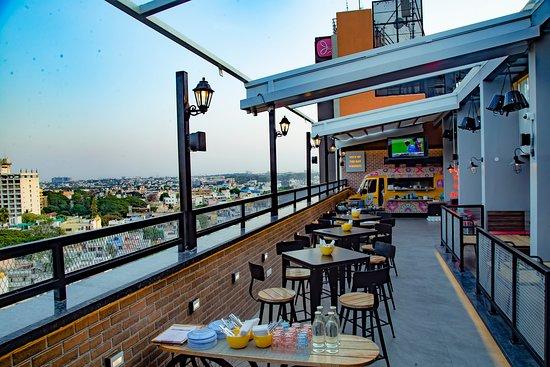 KA01 Rooftop Bar and Eats