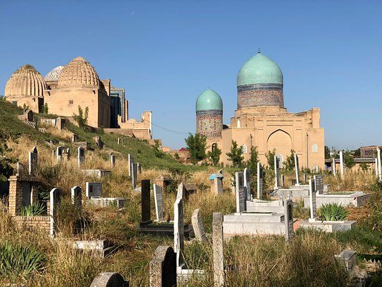 Shahr-i-Zindar Heykelleri