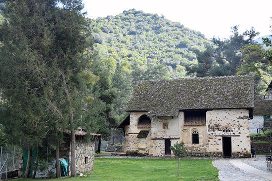 Çatılı Aziz Nikolas Kilisesi