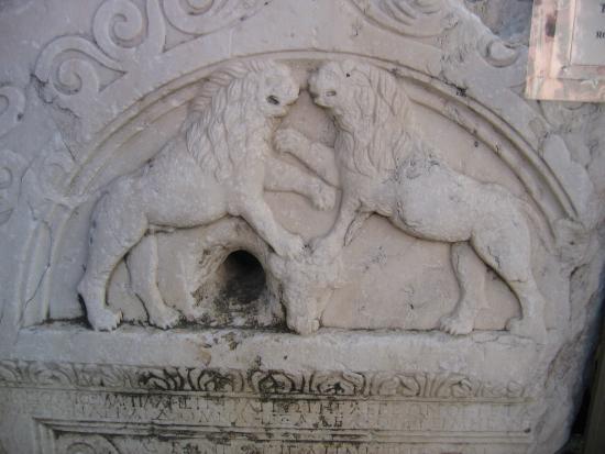 Uşak Arkeoloji Müzesi