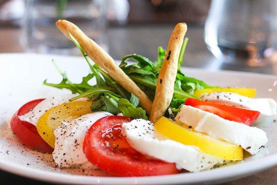 De Bull Restaurant & Bar