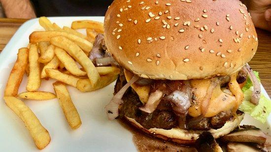 Old Plane Lounge & Bistro