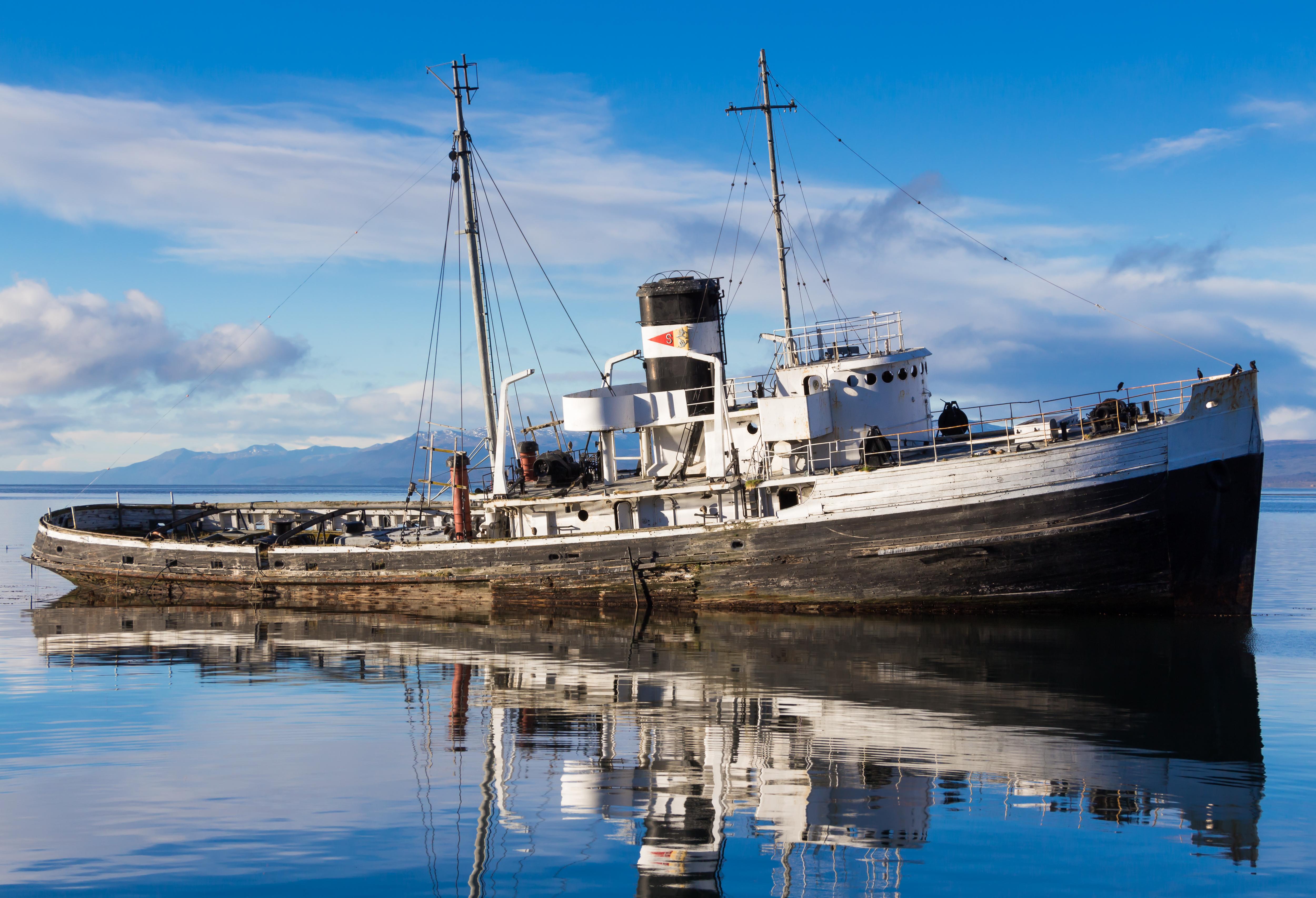 St. Christopher Gemi Enkazi