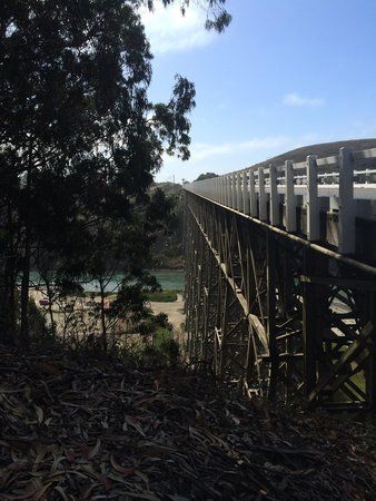 Albion Nehri Köprüsü