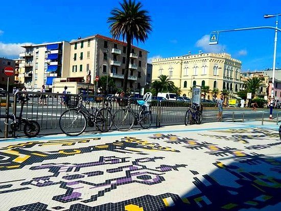 Lungomare degli artisti