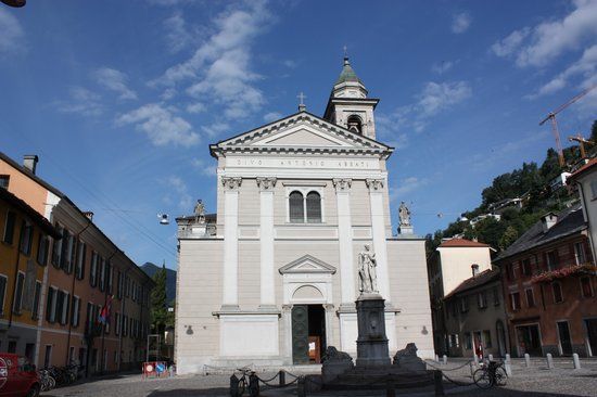 Piazza e Chiesa S. Antonio