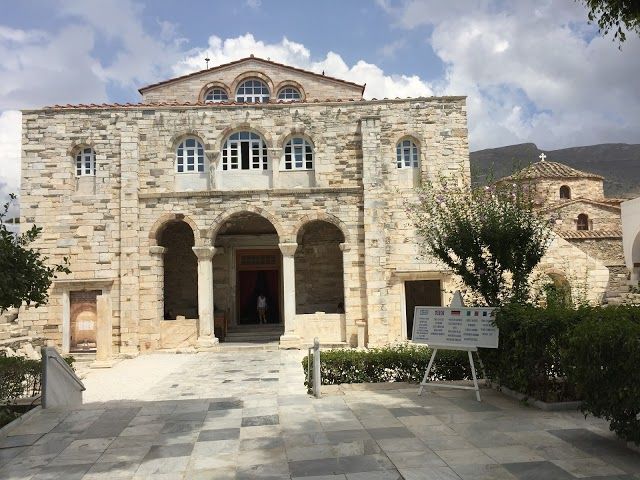 Ekatontapyliani Kilisesi