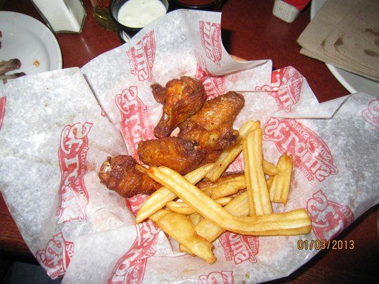 ST Louis Wings and Ribs