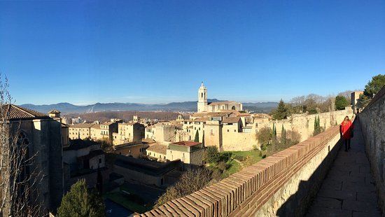 Passeig de la Muralla Surları