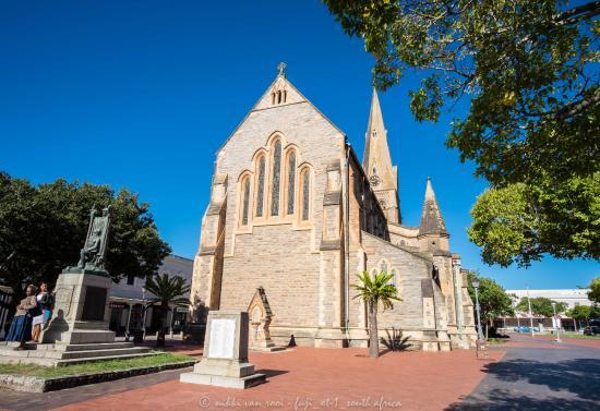 St. Michael ve St. George Katedrali