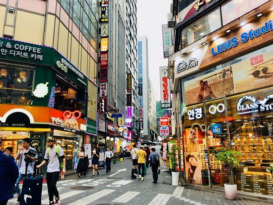 Myeongdong Alışveriş Caddesi