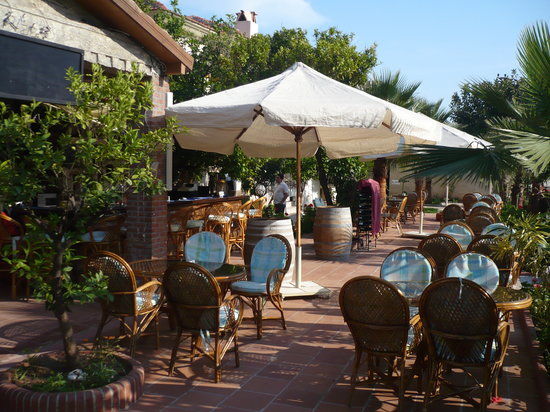 Pop In Restaurant & Cocktail Bar