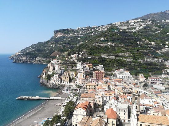 Piazza centrale minori