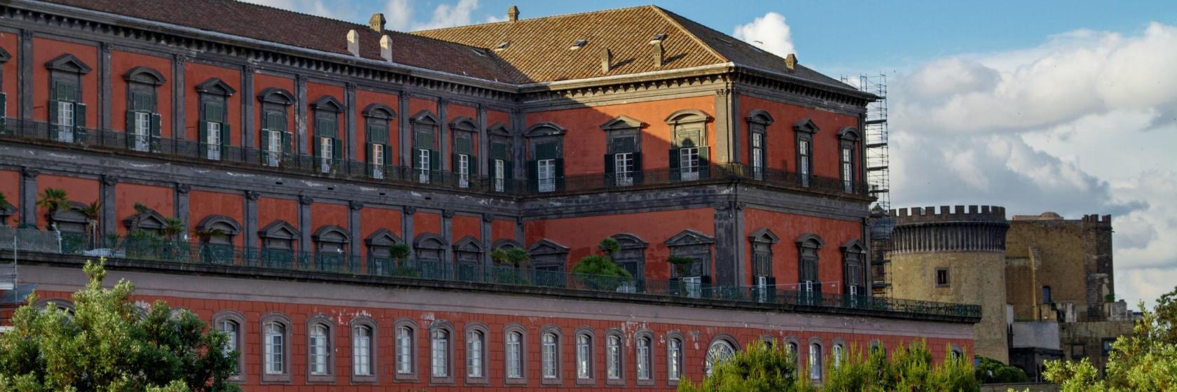 Napoli Kraliyet Sarayı