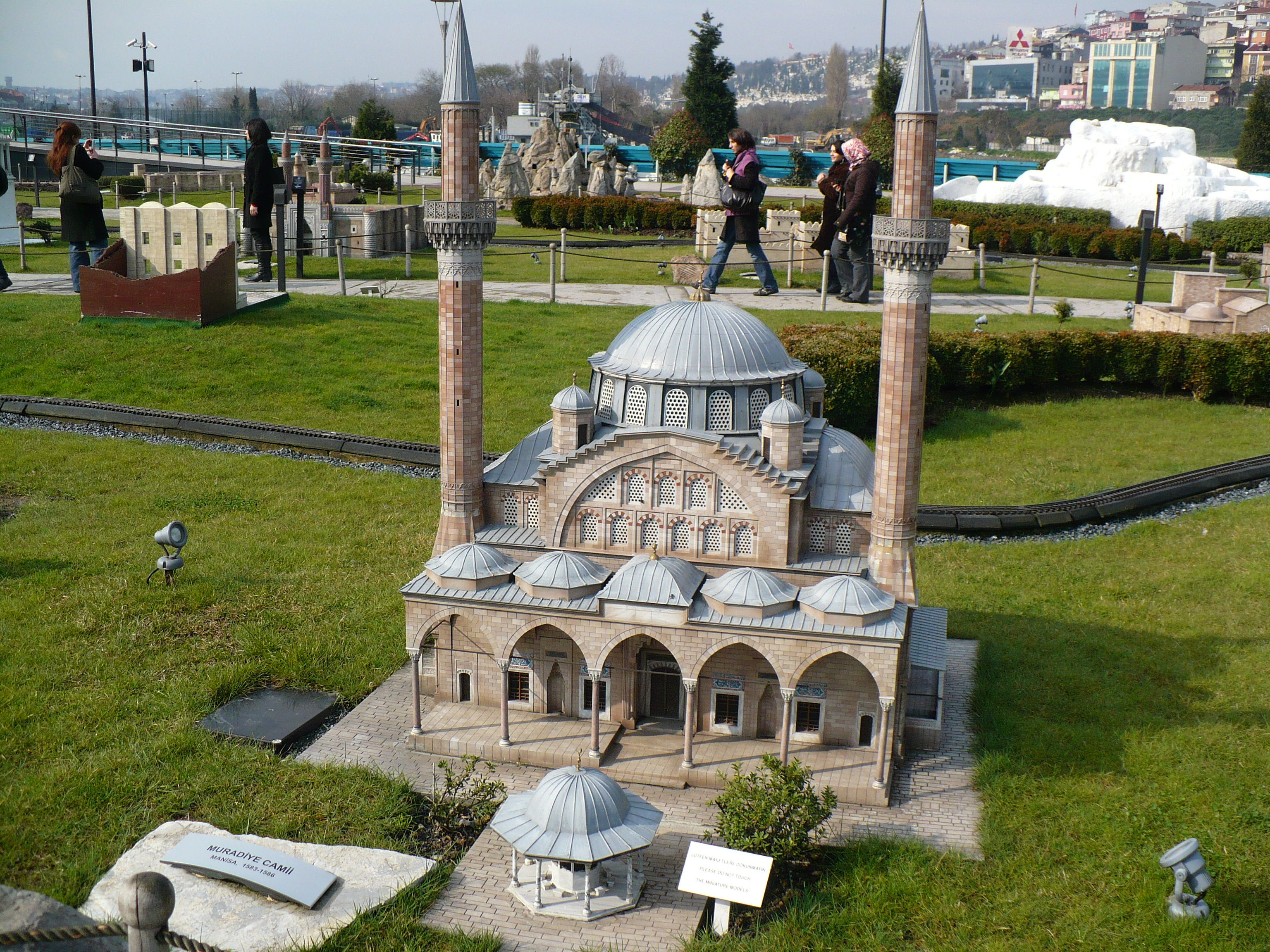 Muradiye Camii