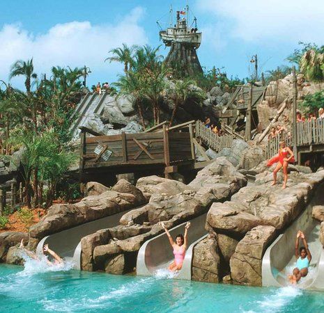 Disney's Typhoon Lagoon Su Parkı