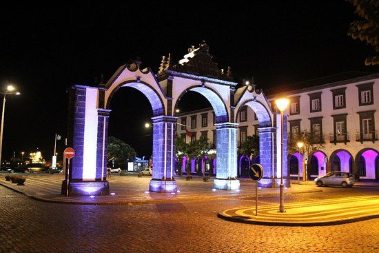 Ponta Delgada Şehir Kapıları