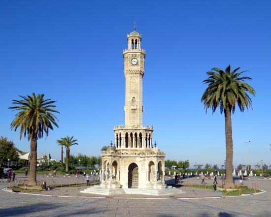 Konak Meydanı