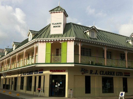 Derek Walcott Meydanı