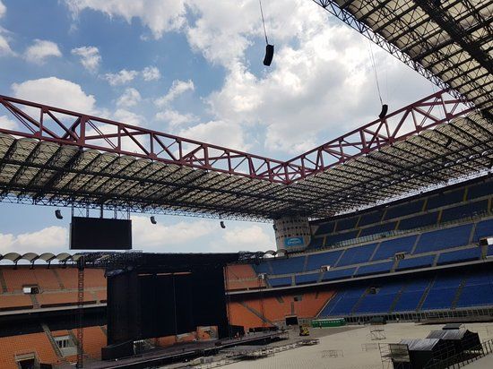 Giuseppe Meazza Stadyumu