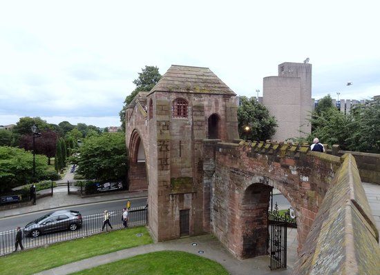 Chester Şehir Duvarları