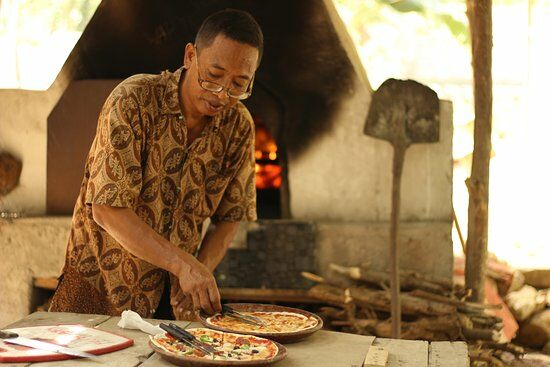 Tomato Cafe & Restaurant